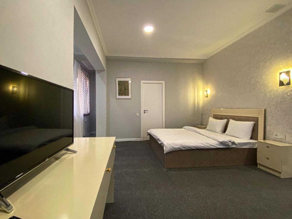 Montana Hotel Almaty Eksteriør bilde