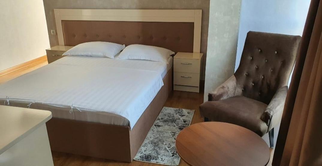 Montana Hotel Almaty Eksteriør bilde